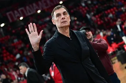 Ολυμπιακός – Ρεάλ Μαδρίτης: Ο Μπαρτζώκας αποθεώθηκε στο ΣΕΦ κατά την είσοδό του