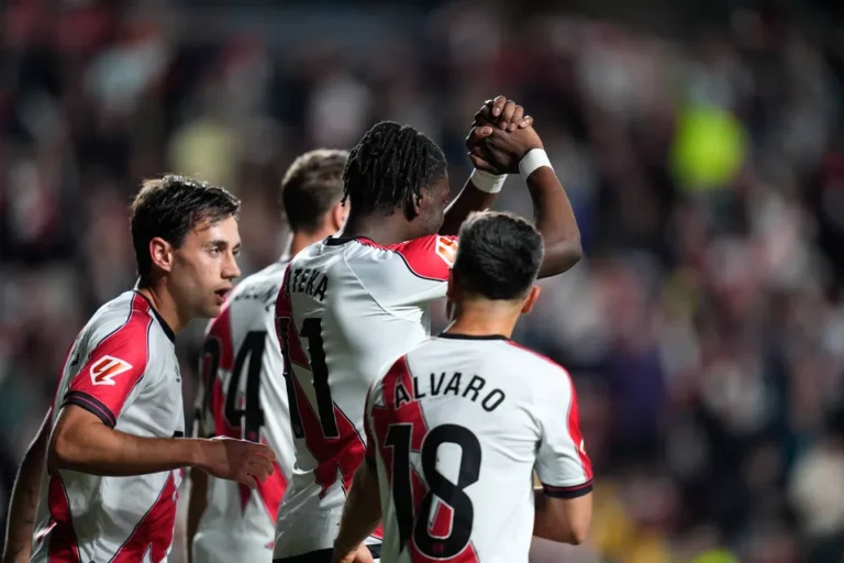 Ράγιο Βαγιεκάνο: Η «φλογερή» ομάδα της Μαδρίτης που δεν φοβάται κανέναν και δοκιμάζει την ΑΕΚ