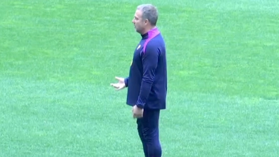 Ατλέτικο – Μπαρτσελόνα: Ο Φλικ παραπονέθηκε για το… χορτάρι στο «Μετροπολιτάνο»