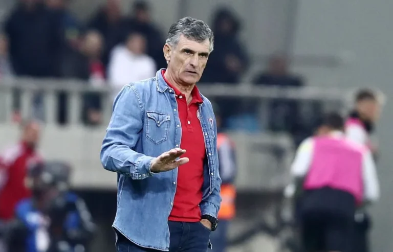 Ολυμπιακός: Οι σκέψεις του Μεντιλίμπαρ για το πρώτο βήμα στα playoffs και την ανακατάληψη της κορυφής