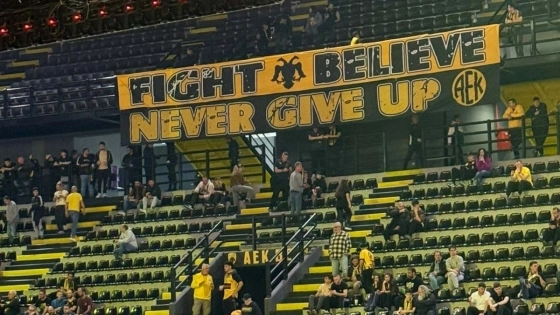 ΑΕΚ – Μπανταλόνα: Το πανό «Fight, believe, never give up» με αύρα Νίκολιτς στη SUNEL Arena