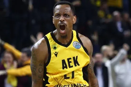 ΑΕΚ – Μπανταλόνα 87-84: Με Μπάρτλεϊ και Νάναλι έκανε την ανατροπή και το πρώτο βήμα για το Final Four του BCL