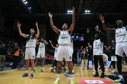 ΠΑΟΚ – Καρδίτσα 93-90: Ανατροπή στο φινάλε για το Δικέφαλο του Βορρά με πρωταγωνιστή τον Ντίμσα απέναντι στους Θεσσαλούς