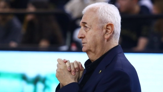 AEK – Mπανταλόνα: Αποθεώθηκε ο Σάκοτα από τον κόσμο της Ένωσης