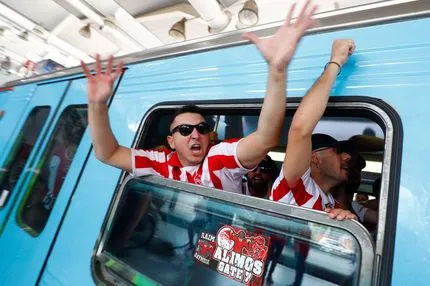 Ολυμπιακός – Φενέρ: Αναχώρησαν οι συρμοί με τους φίλους των ερυθρόλευκων