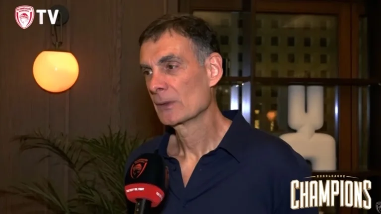 Μπαρτζώκας: «Ήμουν τρομερά παράφωνος, αλλά ας αφήσουμε τον εαυτό μας να γίνουμε και λίγο γελοίοι»