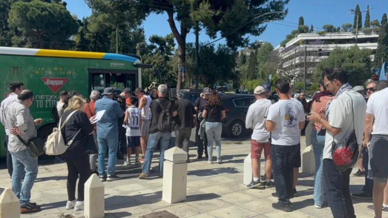 Ολυμπιακός-Ρεάλ: Η αναχώρηση των φίλων της «Βασίλισσας» για το T-Center