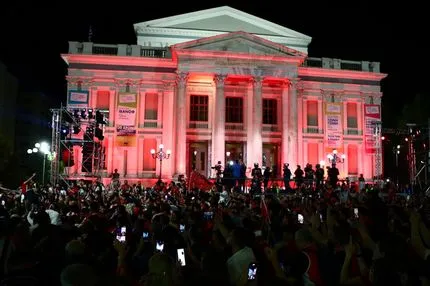 Ολυμπιακός: Χαλασμός στο Δημοτικό Θέατρο – Χιλιάδες κόσμος για το ευρωπαϊκό των ερυθρολεύκων