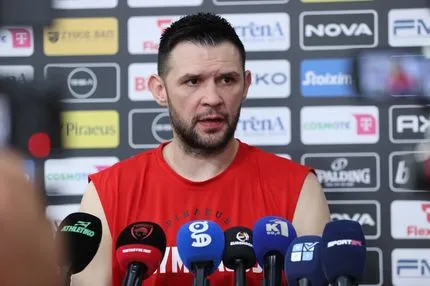 Παπανικολάου: “Καταλαβαίνω τον ενθουσιασμό για τη EuroLeague, αλλά το πρωτάθλημα είναι κάτι που θέλουμε κάθε χρόνο”