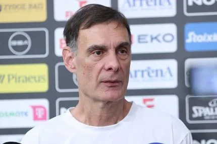 Μπαρτζώκας: “Όλη η ομάδα πρέπει να έχει κίνητρο, απόλυτος επαγγελματίας ο Πίτερς”
