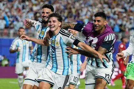 Αργεντινή – Ελβετία 3-1: Πρόκριση με γκολάρα Άλβαρες