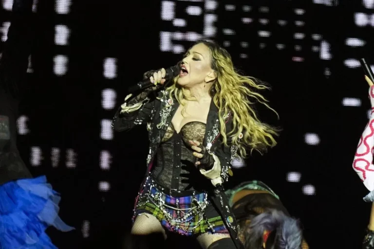 Μουντιάλ: Παρέλαση αστέρων στο half-time show του Παγκοσμίου Κυπέλλου