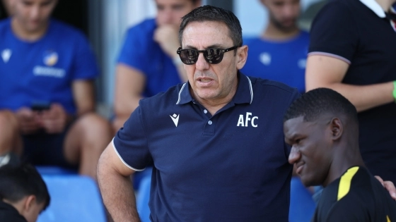 ΑΕΚ – Σιντ Τρούιντεν: Η πατρική αγκαλιά του Νίκου Παπαδόπουλου στον Ζίνι