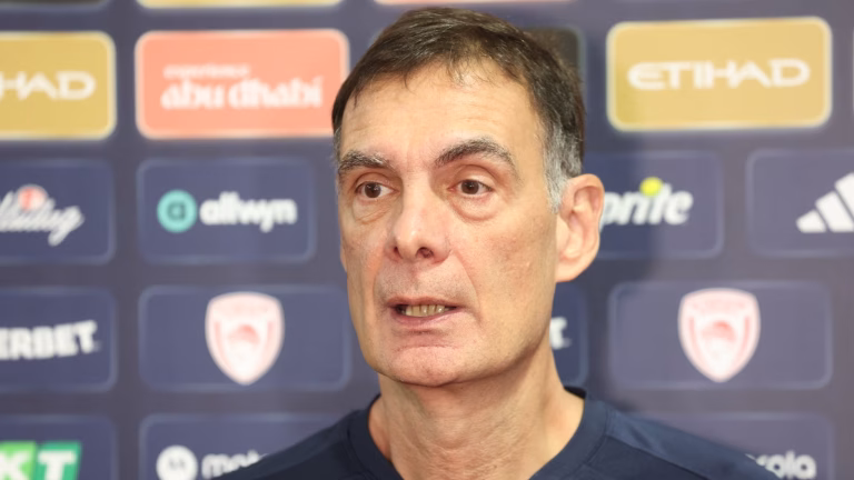 Μπαρτζώκας: “Να γυρίσει δυνατός στα γήπεδα ο Τζέιμς, το γήπεδο δεν είναι στον Πειραιά, αλλά ο Ολυμπιακός έχει οπαδούς παντού”